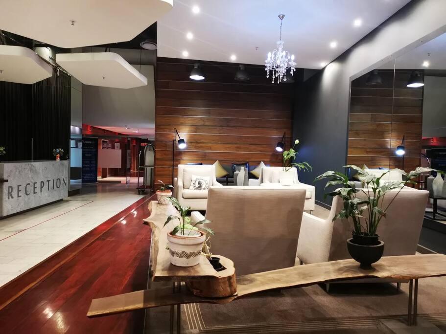 1007-Stunning Studio Apt With Incredible Joburg Views Joanesburgo Exterior foto